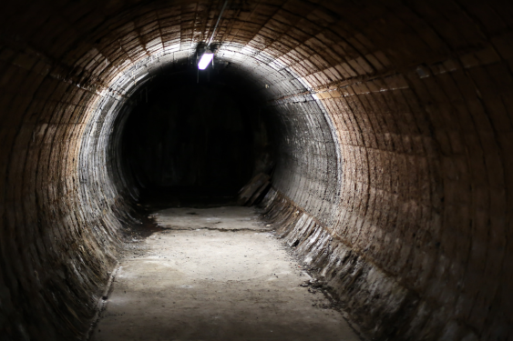 Bottomless dark tunnel